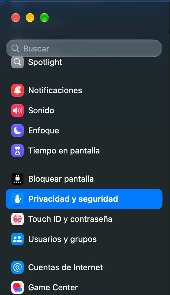 Privacidad y seguridad seleccionada en Ajustes del Sistema de macOS